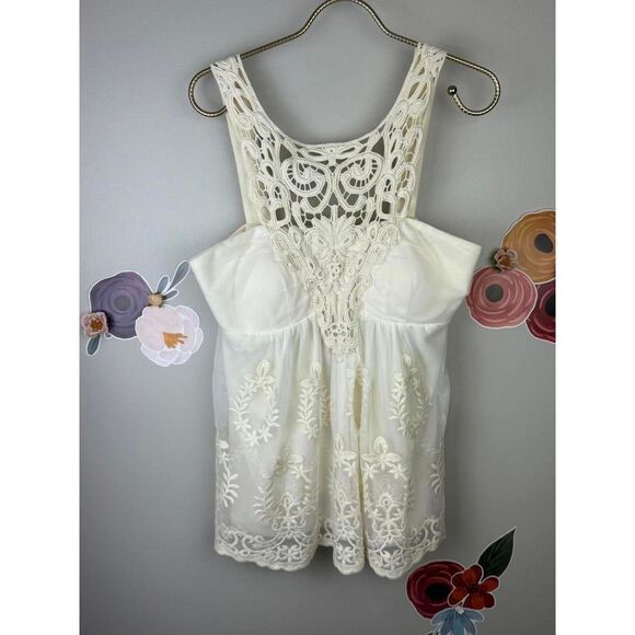 Boston Proper Crochet Embroidered High Neck Tank Top - Size - Medium - Picture 5 of 5